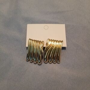 Elegant Gold-Toned Women's Earrings